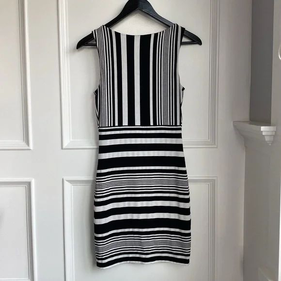 Bebe geometric black & white dress - Picture 2 of 4